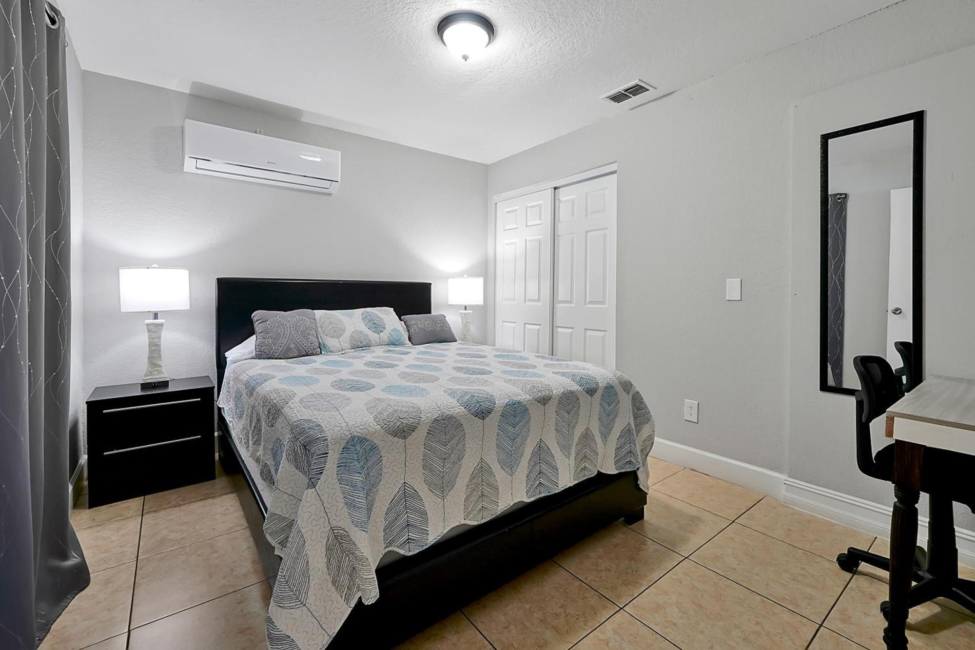 Comfortable Private Room In Tampa: The Wanderlust Exterior foto