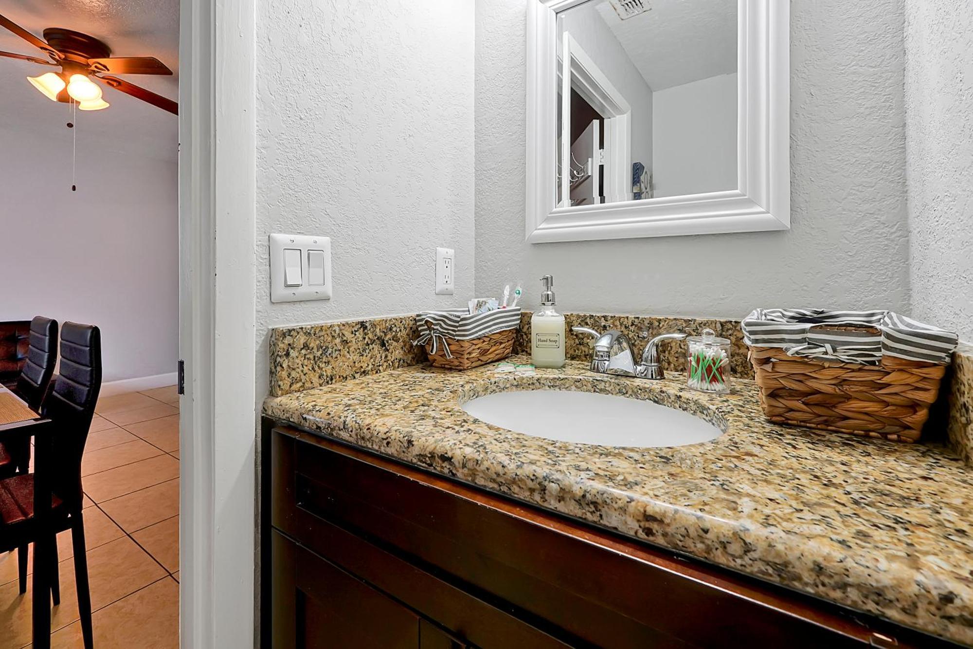 Comfortable Private Room In Tampa: The Wanderlust Exterior foto