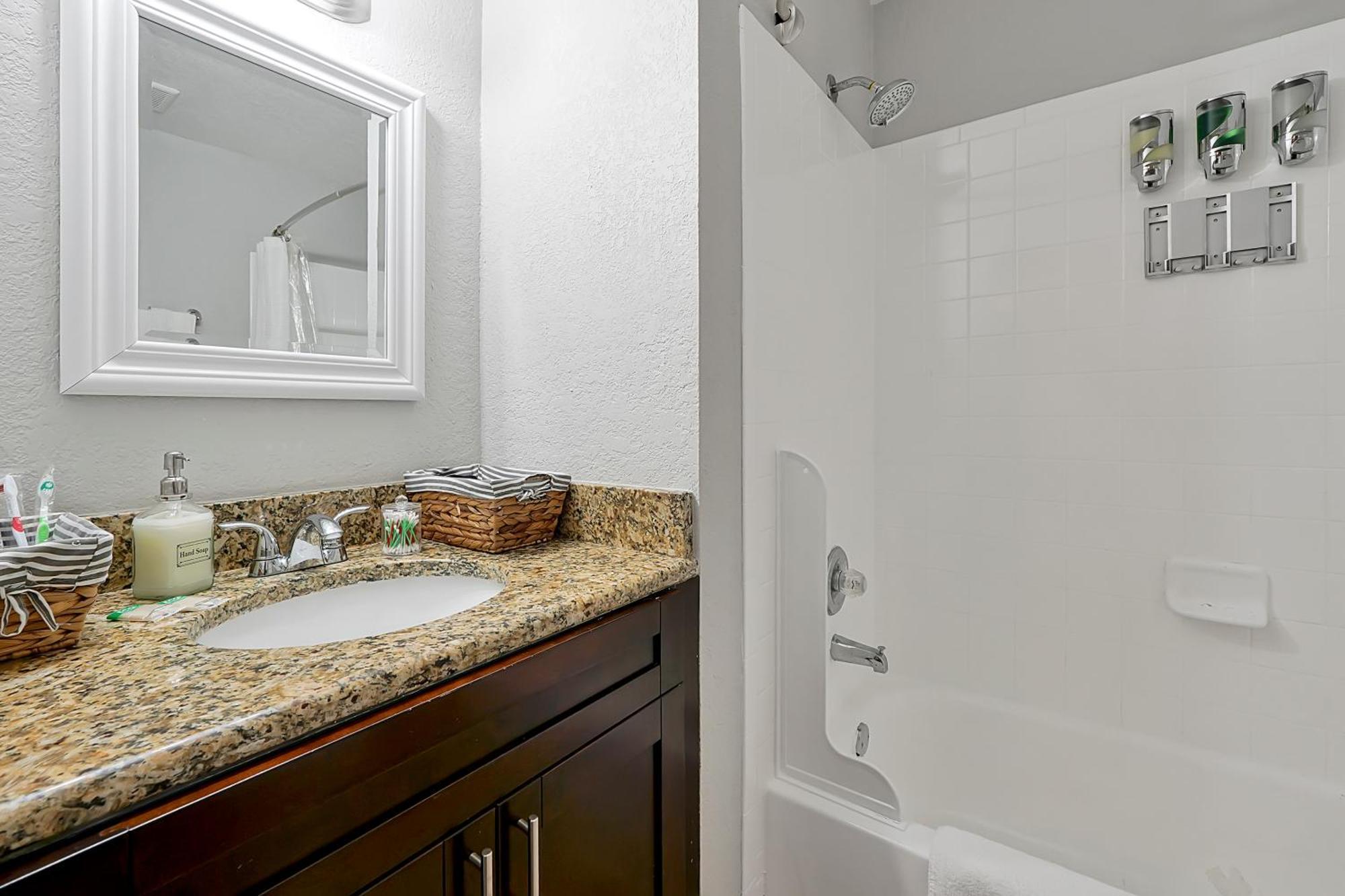 Comfortable Private Room In Tampa: The Wanderlust Exterior foto